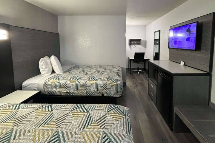 Room 21 of 37