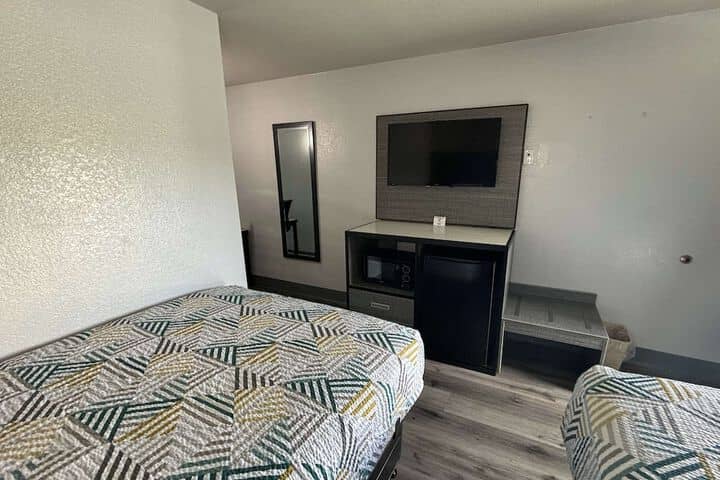 Room 19 of 37