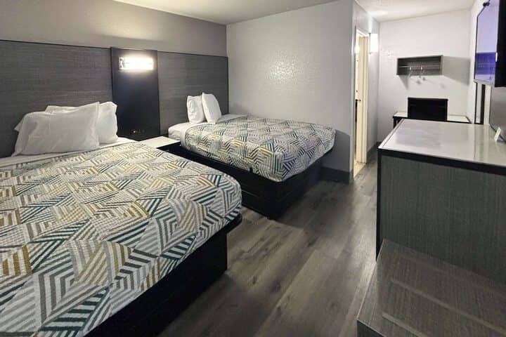 Room 22 of 37