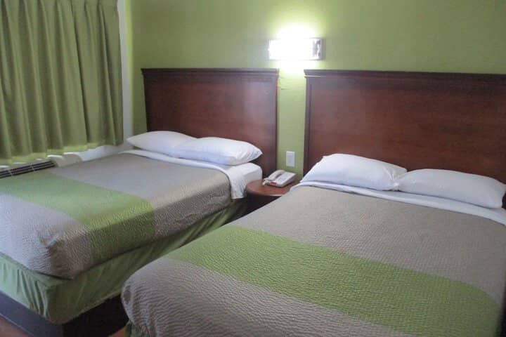 Room 13 of 37
