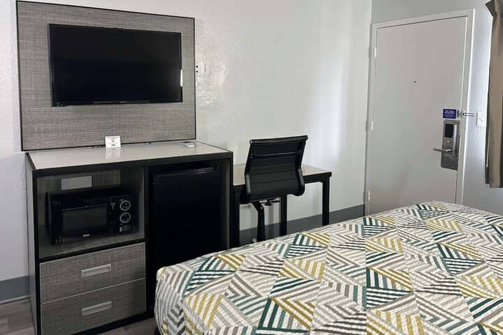 Room 14 of 37