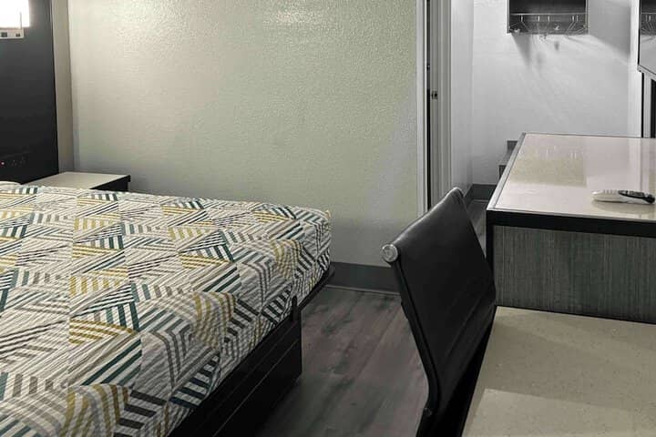 Room 18 of 37